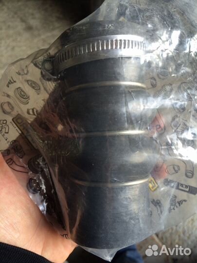 Патрубок интеркулера Ford