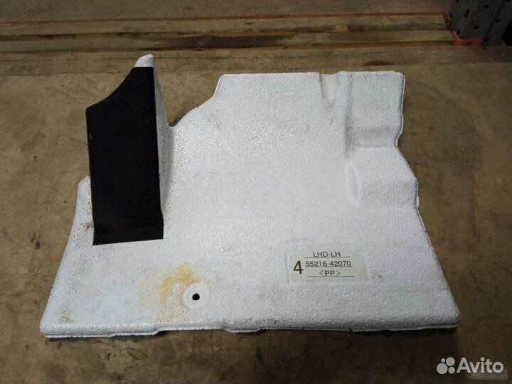 Уплотнитель пола багажника Toyota Rav4 30