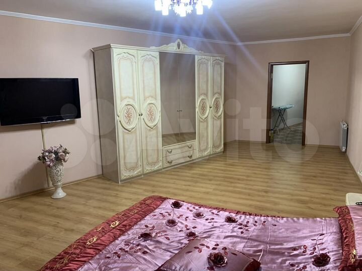 3-к. квартира, 105 м², 3/10 эт.