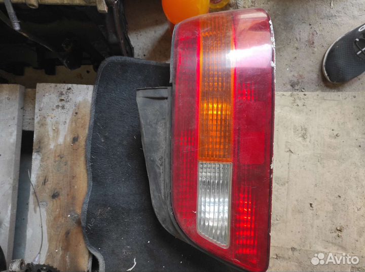 Стоп сигнал Honda Legend KA7 1988-1996