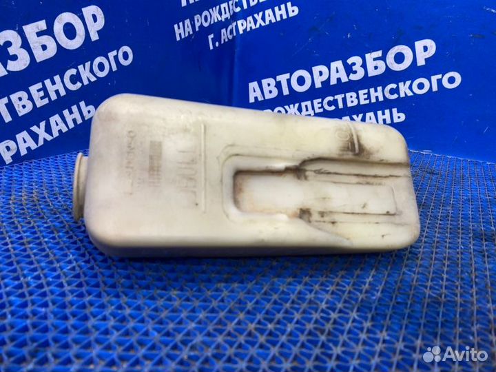 Бачок расширительный Toyota Corolla 100 седан 1993