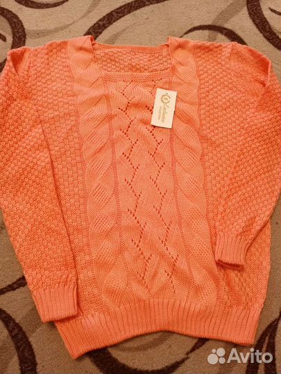 Свитер женский