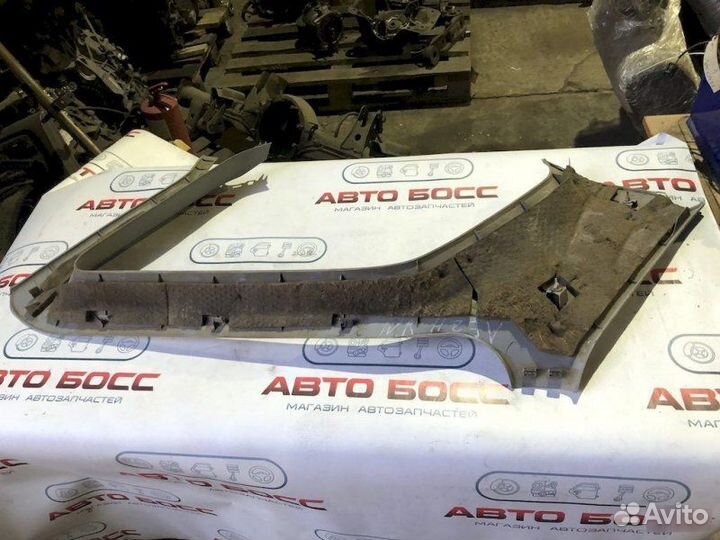 Обшивка багажника задняя правая Mitsubishi Legnum