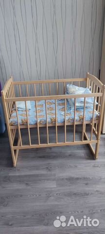 Детская кроватка и принадлежности