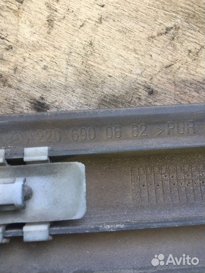 Молдинг двери передней правой Mercedes S430L W220