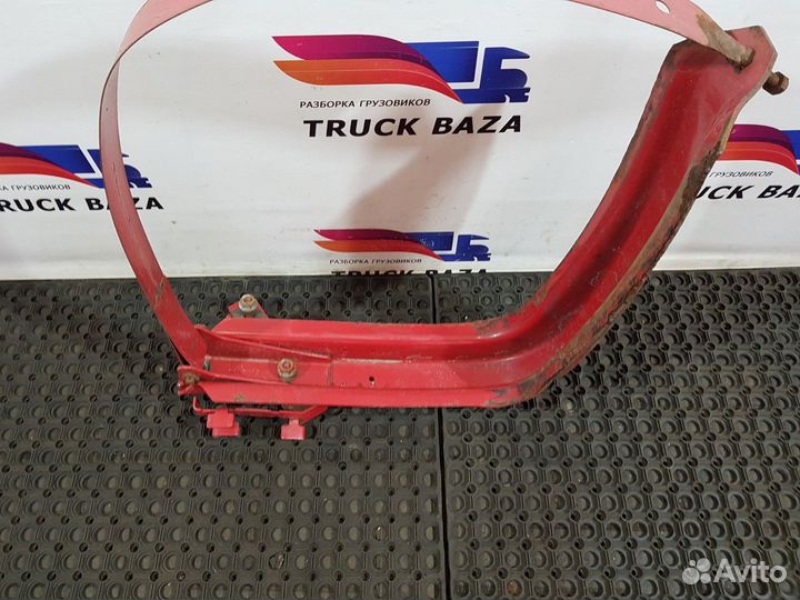 Кронштейн топливного бака