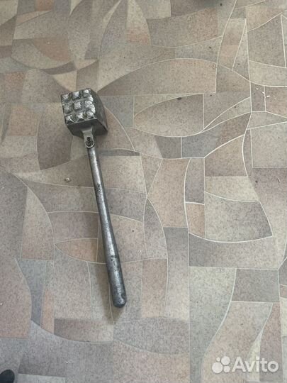 Набор посуды - кастрюли, сковродки, зак.машинки