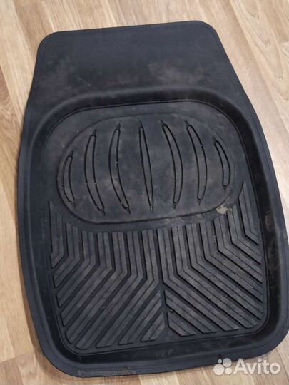 Автомобильные коврики резиновые универсальные