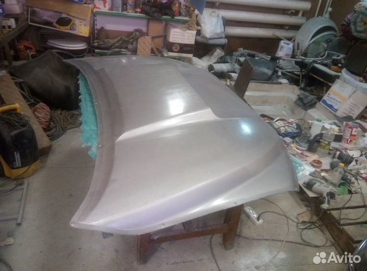 Капот на Toyota Tundra