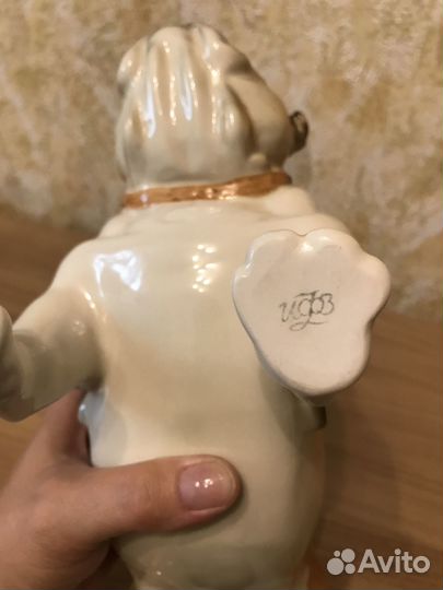 Бульдог из фарфора