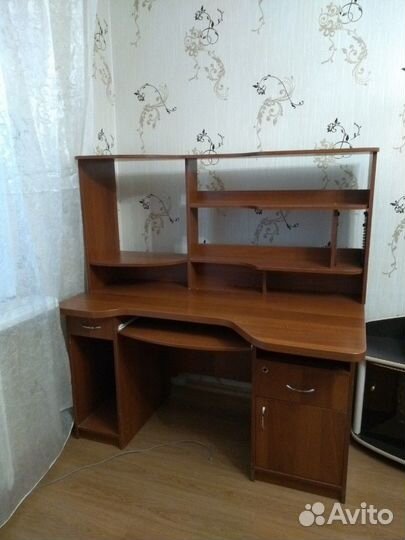 Компьютерный стол