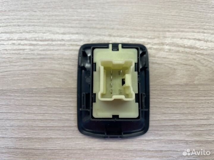 Кнопка стеклоподъемника Renault Logan