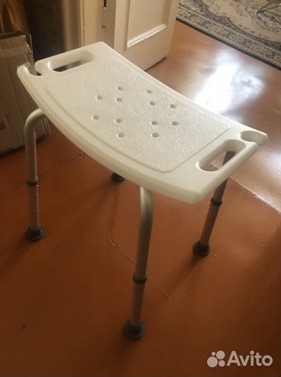 Стульчик в ванну с телескопическими ножками
