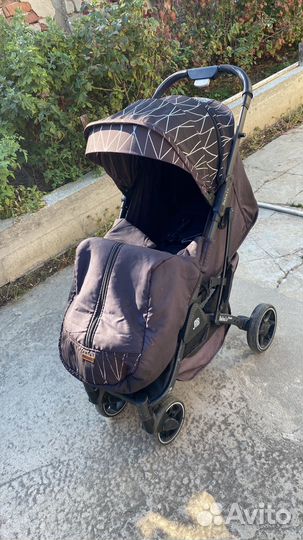 Детская прогулочная коляска