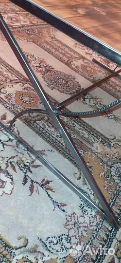 Журнальный столик