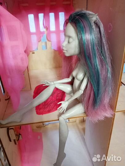 Рошель Гойл 