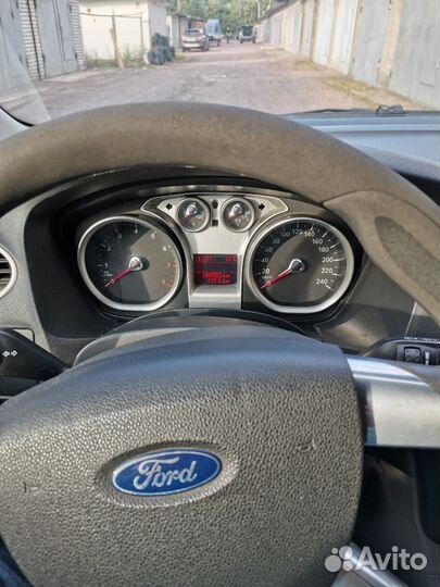 Ford Focus 1.6 МТ, 2008, 181 000 км