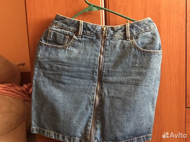 Джинсовая куртка, юбка, брюки, юбка велюр, 2 майки