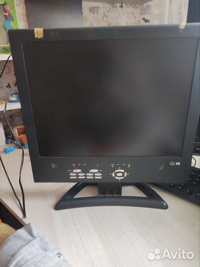 Монитор для видеонаблюдения-8 канальный