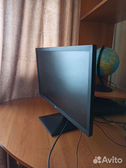 Монитор LG 22MK400A