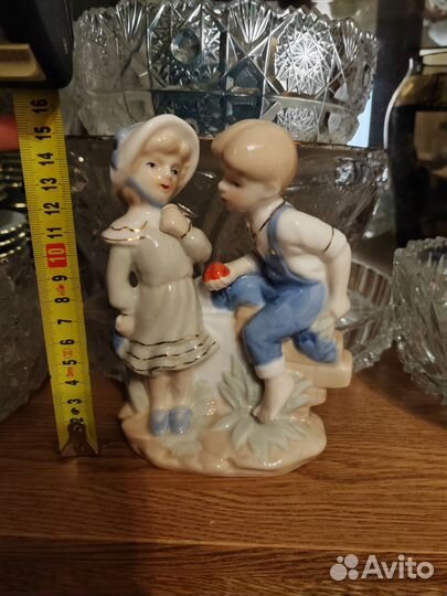 Статуэтка фарфор