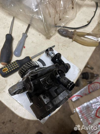 Насос гур Toyota land cruiser 200 4,5D 1vdftv