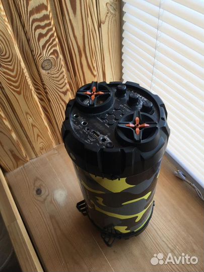 Блютуз колонка с радио