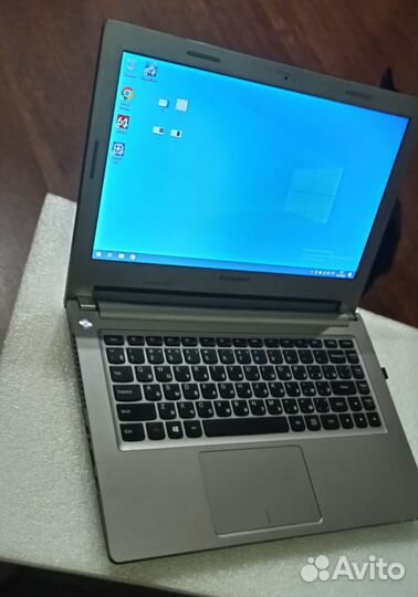 Ультрабук i3 4030U/ 8 гб/256 Гб SSD/HD 4400 1Gb