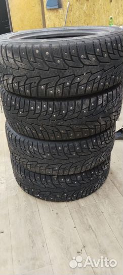 Hankook Winter I'Pike 215/55 R17 98T