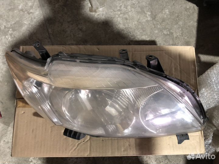 Фара правая Toyota Corolla E15 (06-13)