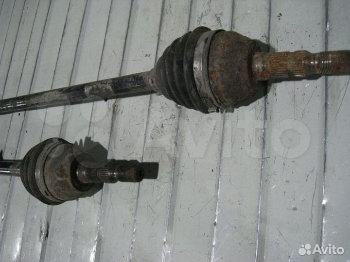 Полуось привод шрус передний Opel Zafira B