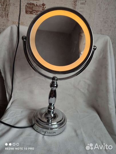 Зеркало Revlon c подсветкой