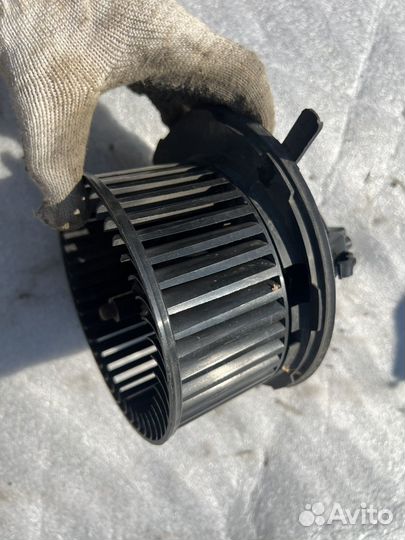 Моторчик печки volkswagen Golf Plus