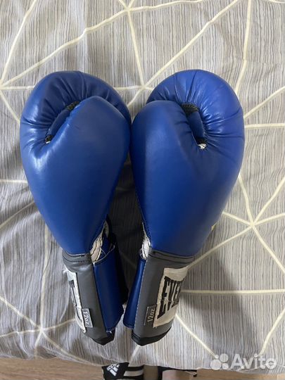Боксерские перчатки 12 oz everlast