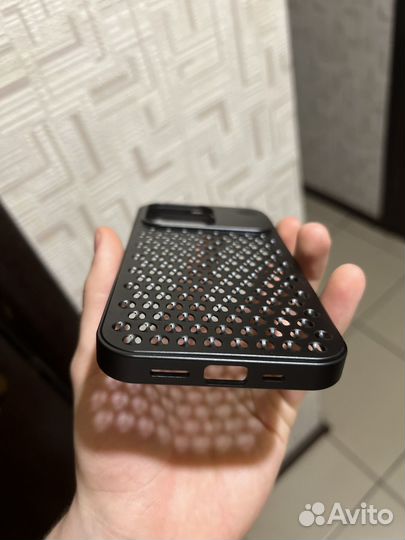 Чехол на iPhone 13 про