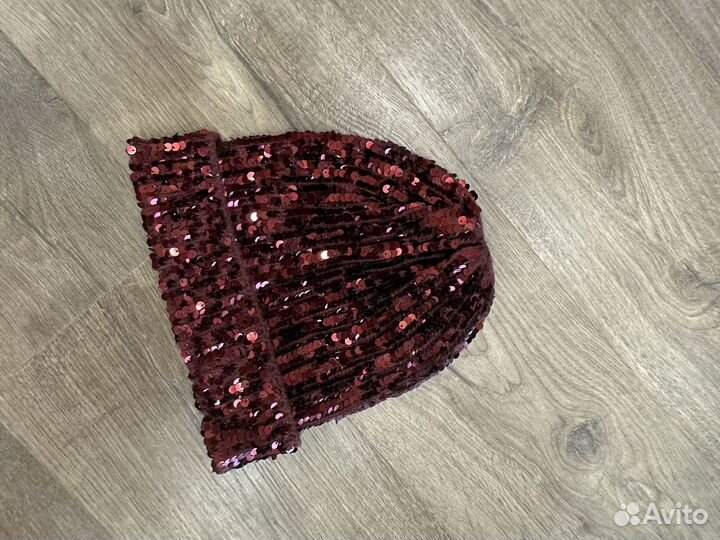 Шапка с пайетками