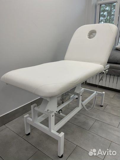 Массажная кушетка с электроприводом