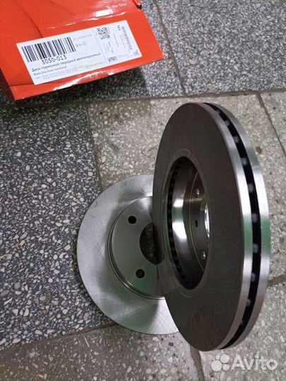 Диск тормозной передний Nissan Almera N16