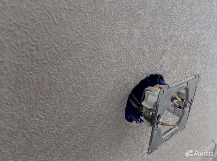 Установка соединительной коробки в щите