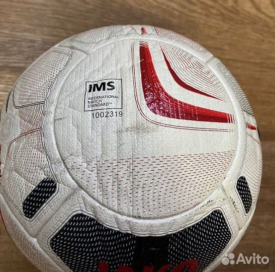 Профессиональные мячи: Jako, Nike strike