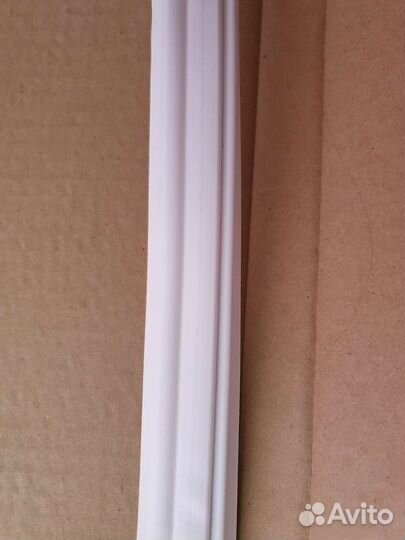 Уплотнитель двери холодильника