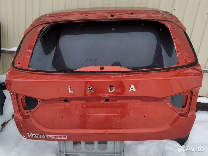 Капот Веста гранта