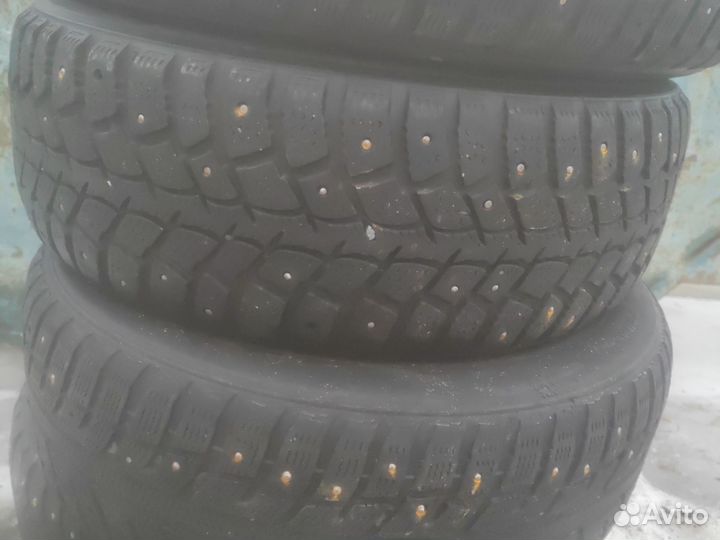 Kumho I'Zen KW22 235/4.5 R15 27Y