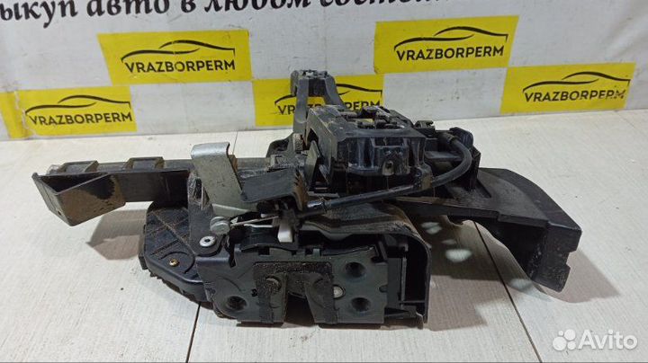 Замок двери задний левый Ford Focus 2