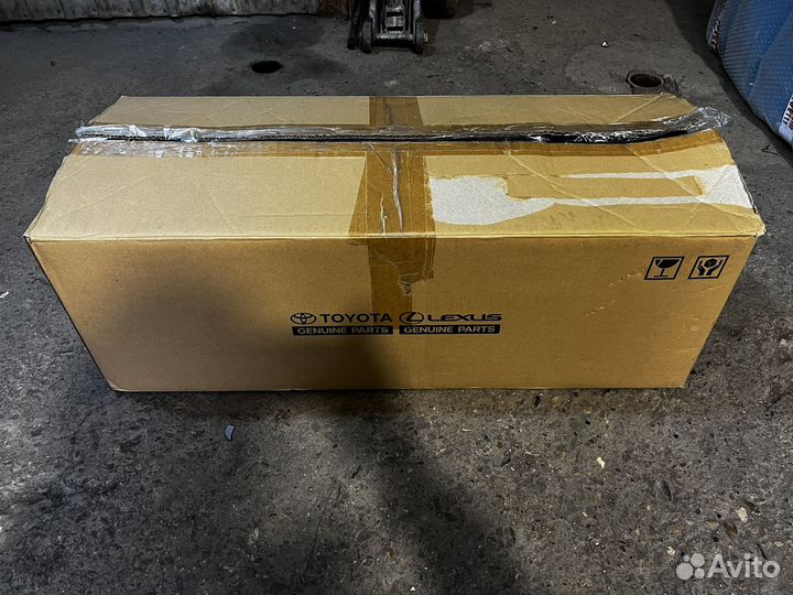 Передняя правая фара toyota camry 70