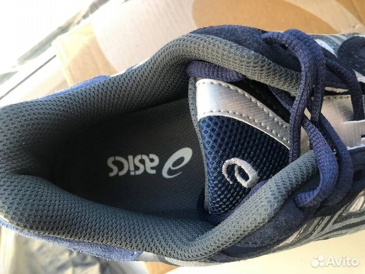 Кроссовки Asics 46 размер в коробке