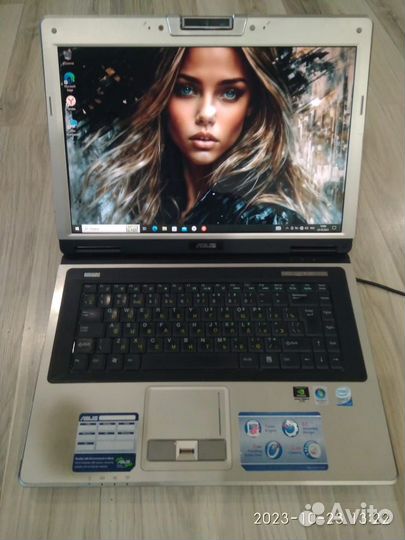 Ноутбук asus C90S