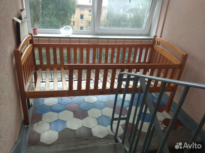 Кровать односпальная б/у