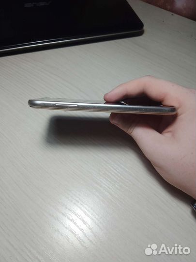 Телефон Samsung galaxy j3 2016