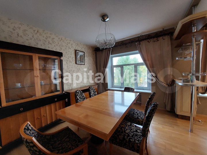 2-к. квартира, 83 м², 3/6 эт.